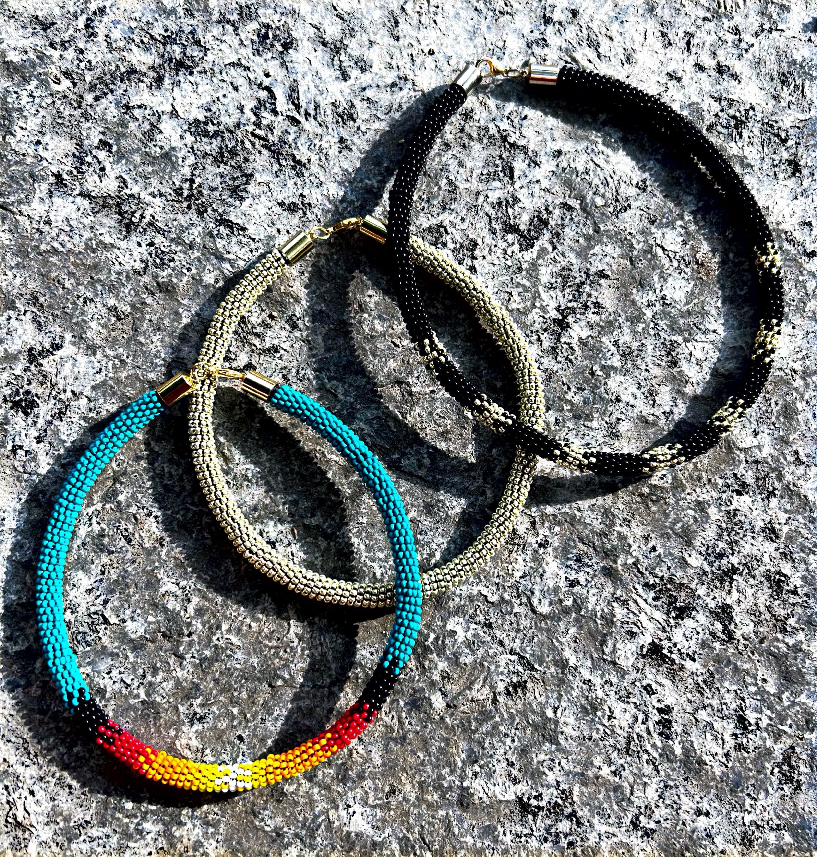 Collier /  Bracelet — bijou perlé fait main, B Loyalty